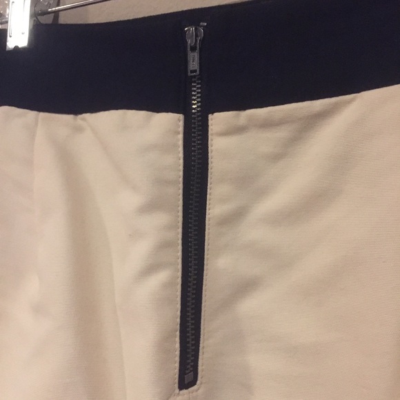 J Crew | black+cream Pencil Skirt - Picture 3 of 3